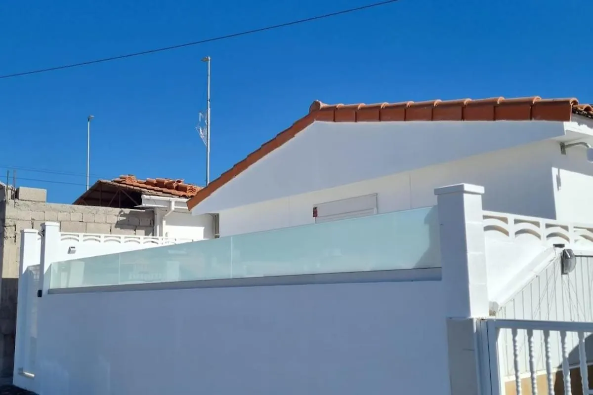 La Casita De Emily - Reformada, Bien Situada Y Con Piscina Amplia Villa San Miguel de Abona Spain